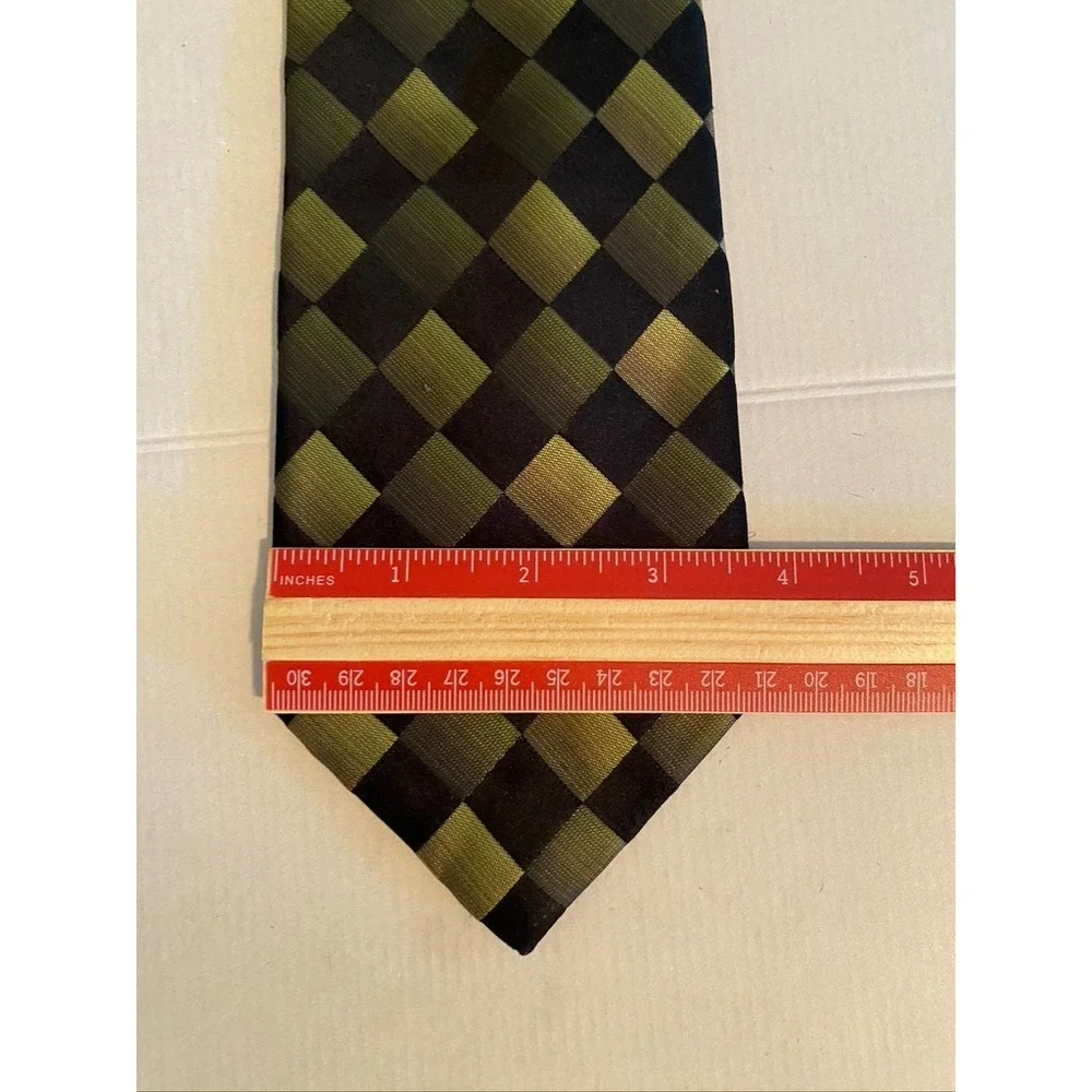 Mens Harlequin Checkered Diamond Pattern Necktie Olive Green Gold Black 3.75